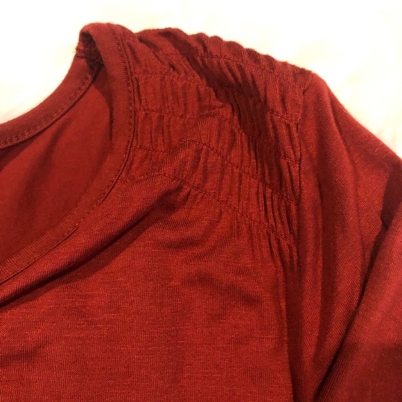Retrology Cinched Shoulder Top Burnt Orange - Picture 3 of 7